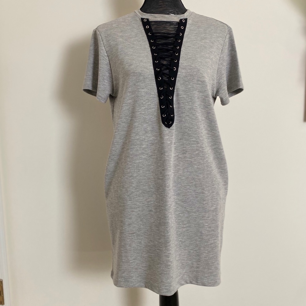 NWT FOREVER 21 T-shirt dress/tunic grey laced v-neck